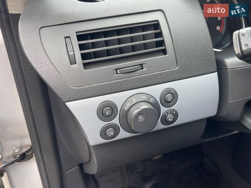 Хэтчбек Opel Astra 2006 в Бердичеве