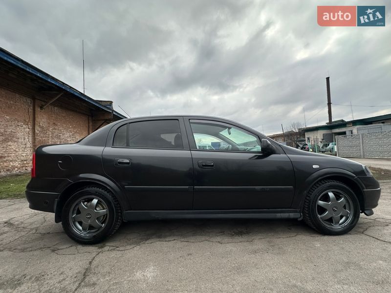Седан Opel Astra 2007 в Чернигове