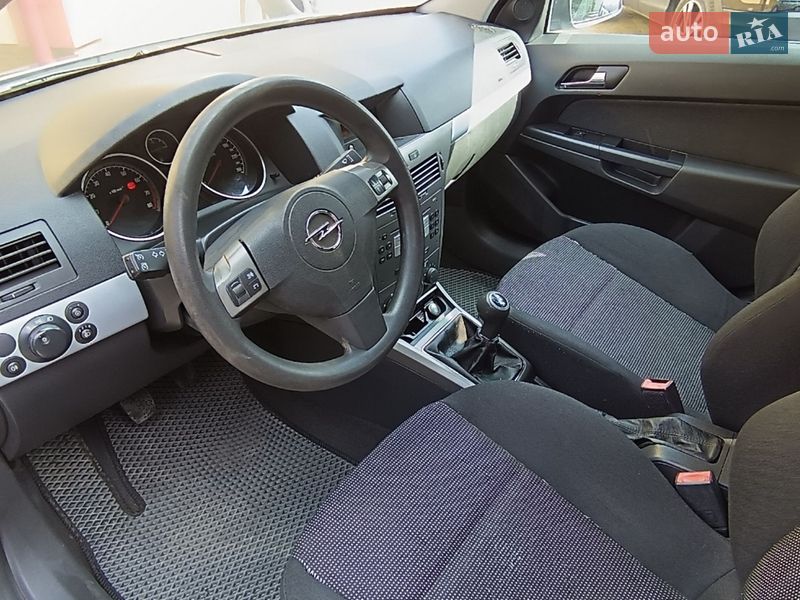Універсал Opel Astra 2005 в Камені-Каширському