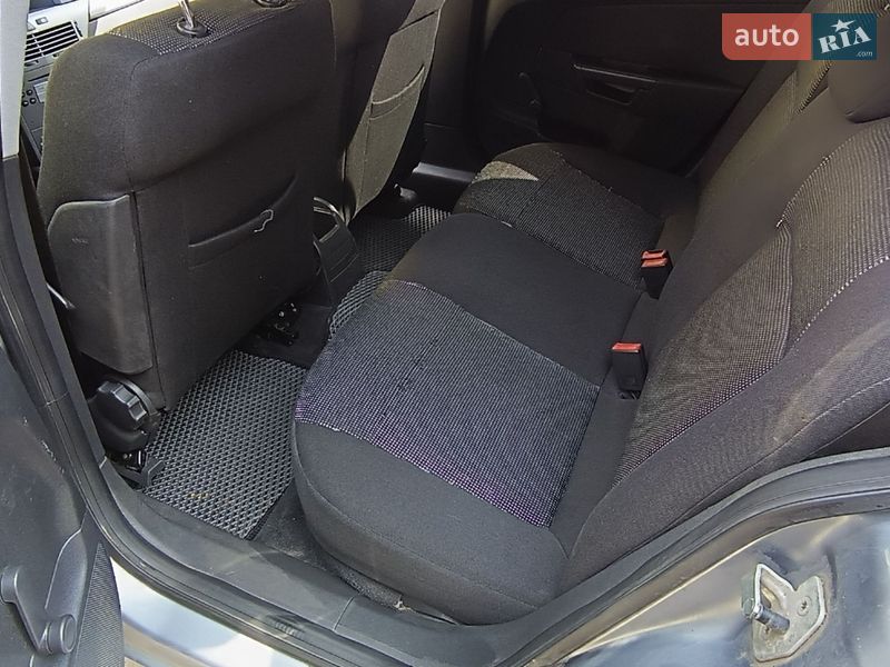 Універсал Opel Astra 2005 в Камені-Каширському