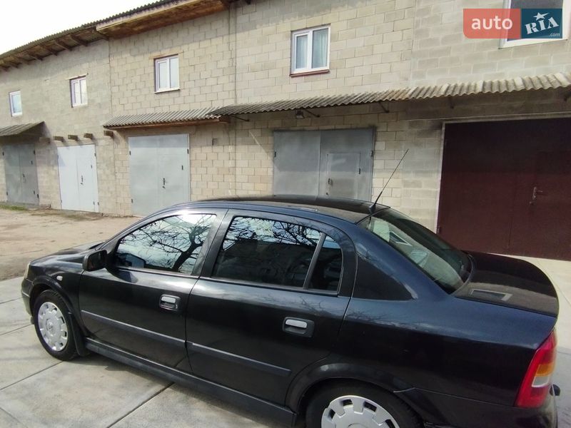 Седан Opel Astra 2007 в Дубно
