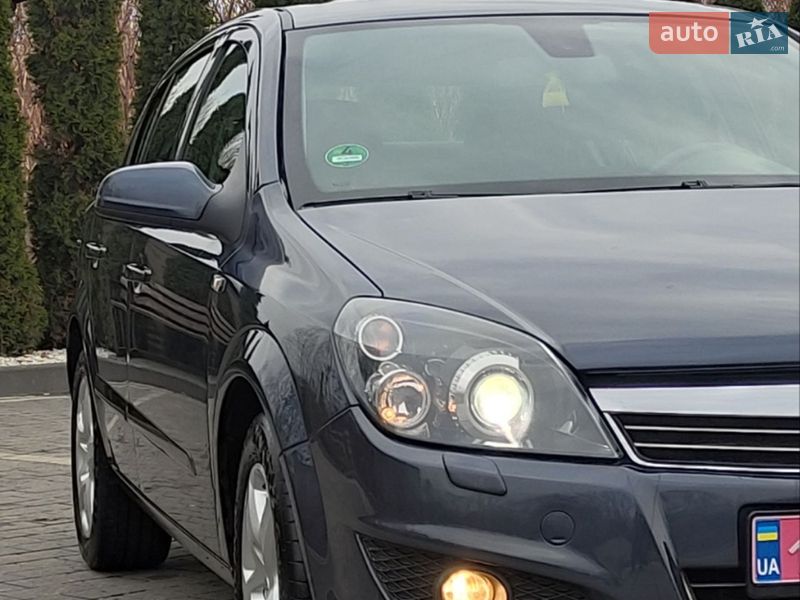Хетчбек Opel Astra 2008 в Надвірній