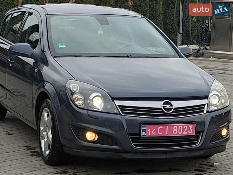 Хетчбек Opel Astra 2008 в Надвірній
