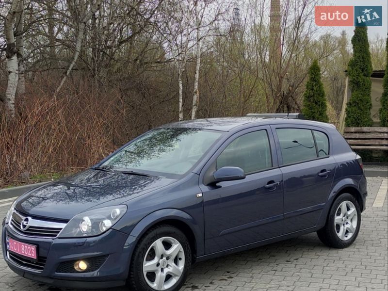 Хетчбек Opel Astra 2008 в Надвірній