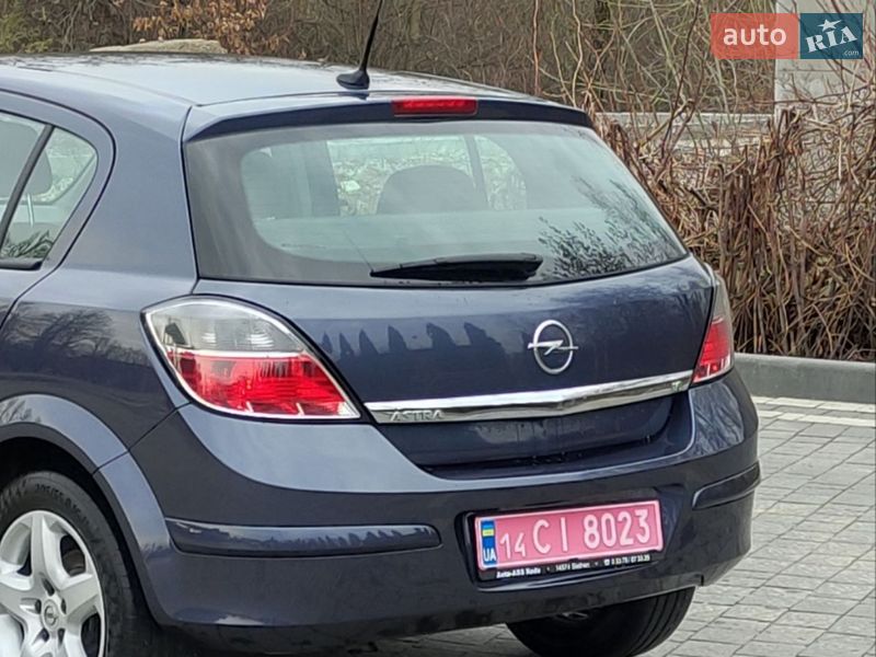 Хетчбек Opel Astra 2008 в Надвірній