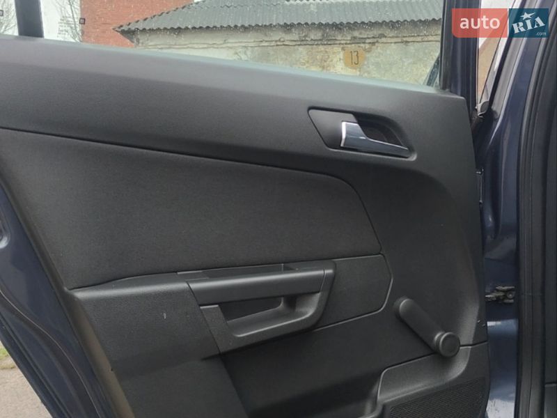 Хетчбек Opel Astra 2008 в Надвірній