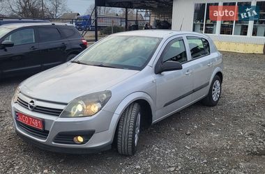 Хетчбек Opel Astra 2005 в Новоархангельську