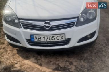 Хэтчбек Opel Astra 2012 в Житомире