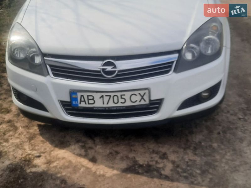 Хэтчбек Opel Astra 2012 в Житомире