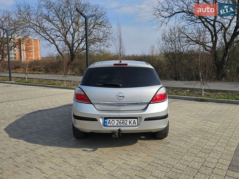 Хетчбек Opel Astra 2006 в Ужгороді