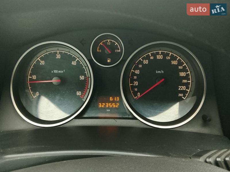 Универсал Opel Astra 2005 в Сарнах