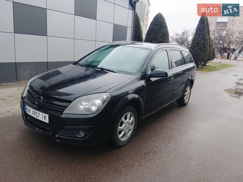 Универсал Opel Astra 2005 в Сарнах