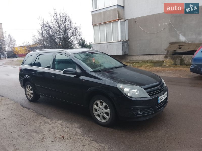 Универсал Opel Astra 2005 в Сарнах