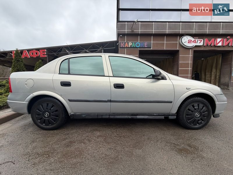 Седан Opel Astra 2006 в Харькове