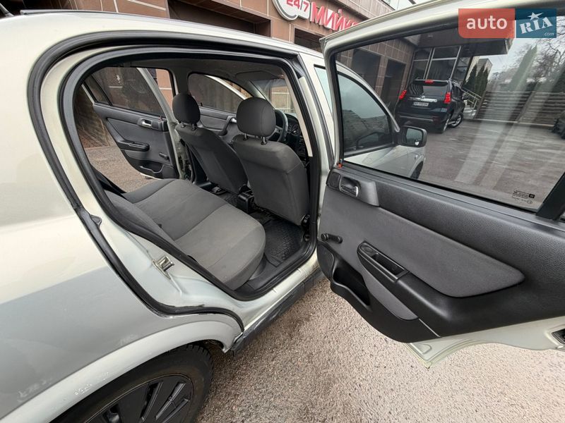 Седан Opel Astra 2006 в Харькове