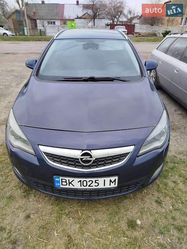 Opel Astra 2012