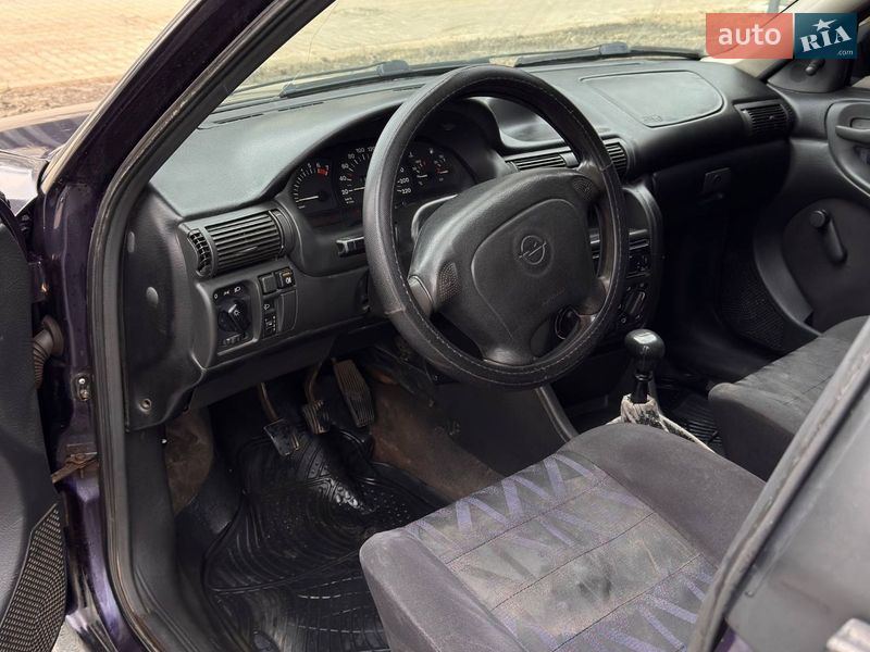 Хетчбек Opel Astra 1995 в Івано-Франківську