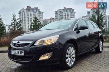 Универсал Opel Astra 2011 в Ивано-Франковске