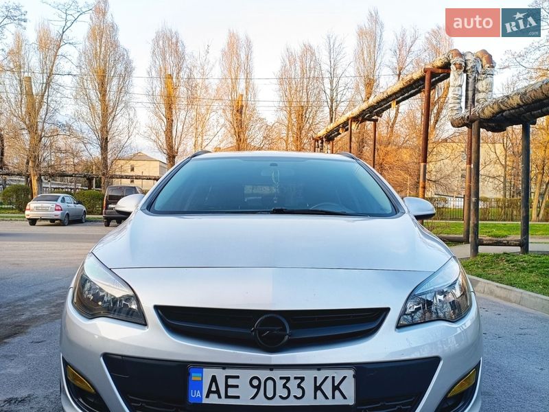 Універсал Opel Astra 2015 в Павлограді