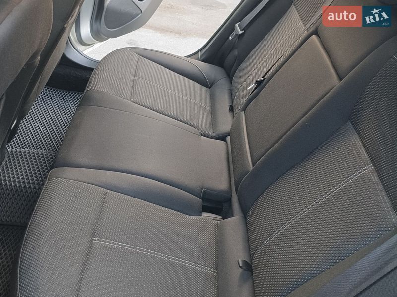 Універсал Opel Astra 2015 в Павлограді