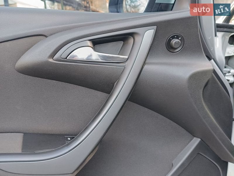 Універсал Opel Astra 2015 в Павлограді