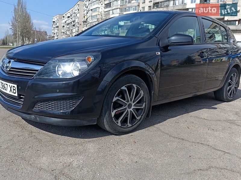 Хетчбек Opel Astra 2012 в Кам'янському