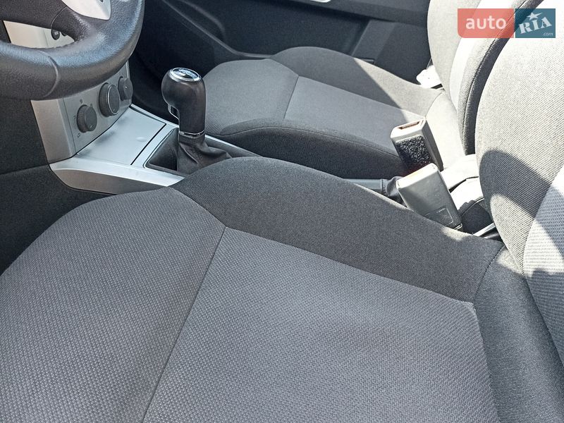 Хетчбек Opel Astra 2012 в Кам'янському