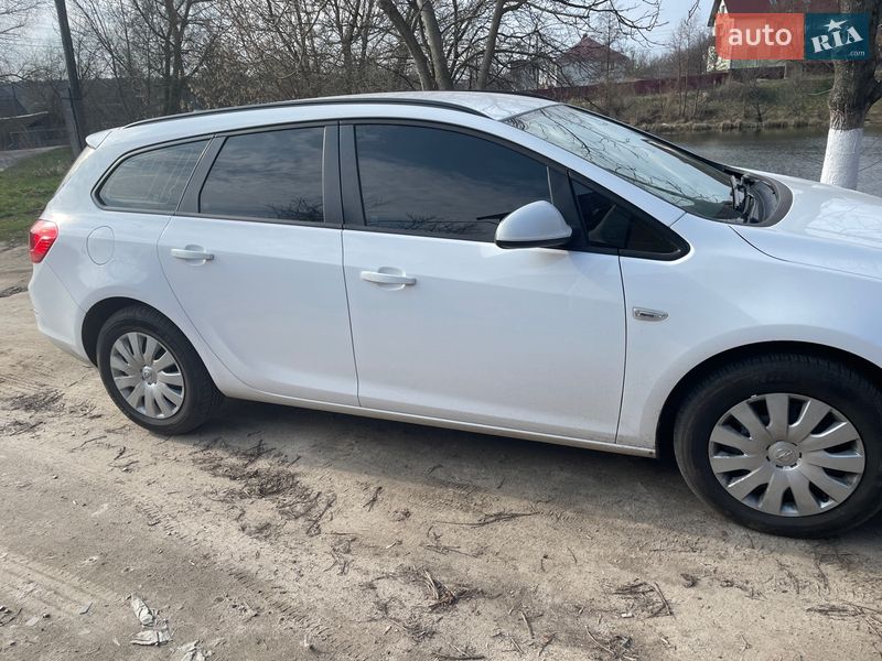 Універсал Opel Astra 2016 в Житомирі