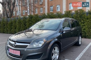 Универсал Opel Astra 2010 в Черкассах