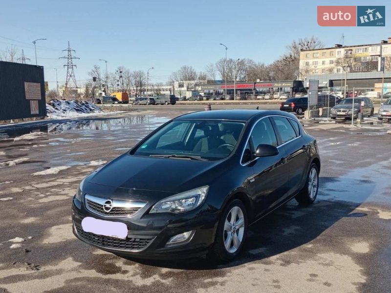 Хэтчбек Opel Astra 2011 в Полтаве