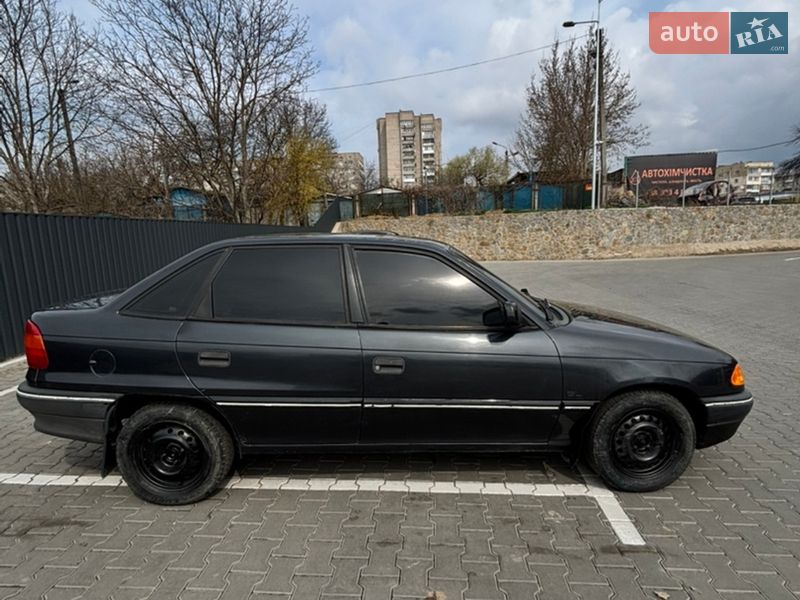 Седан Opel Astra 1994 в Вінниці