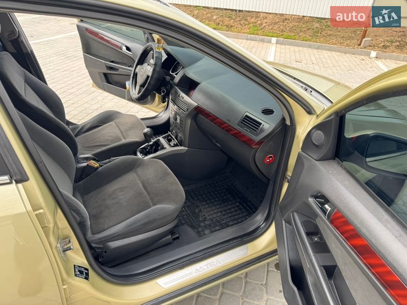 Хетчбек Opel Astra 2004 в Полтаві