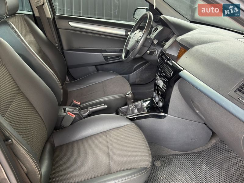 Універсал Opel Astra 2009 в Вінниці