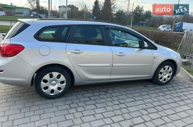Універсал Opel Astra 2011 в Львові