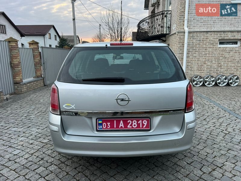 Універсал Opel Astra 2006 в Гнівані