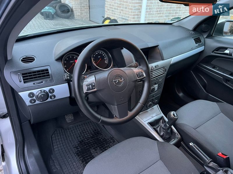 Універсал Opel Astra 2006 в Гнівані