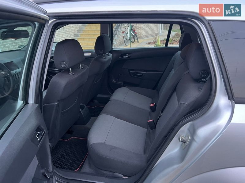 Універсал Opel Astra 2006 в Гнівані