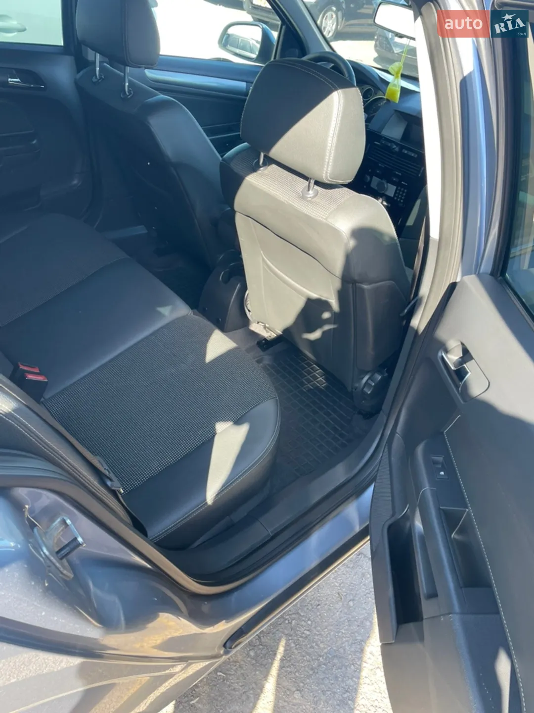 2010 Opel Astra - мініатюра 18