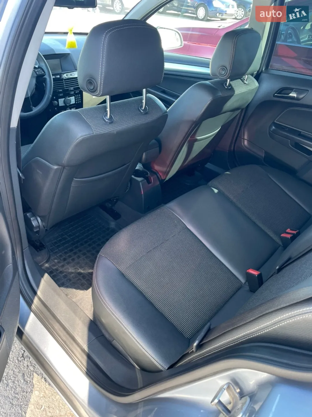 2010 Opel Astra - мініатюра 22