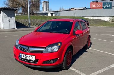 Хэтчбек Opel Astra 2013 в Киеве