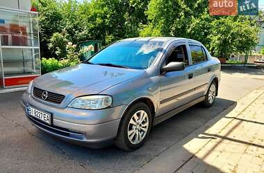 Седан Opel Astra 2008 в Гадяче