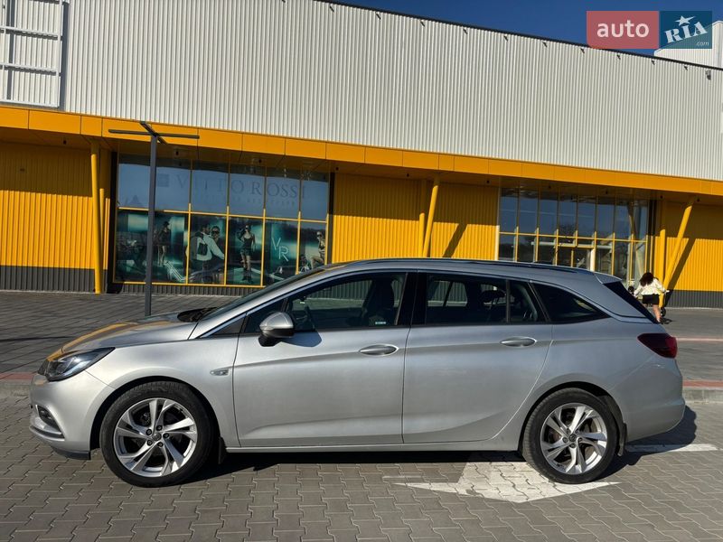 Хэтчбек Opel Astra 2017 в Черновцах