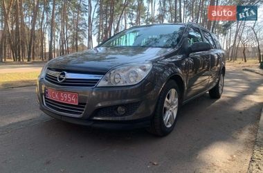 Универсал Opel Astra 2010 в Черкассах