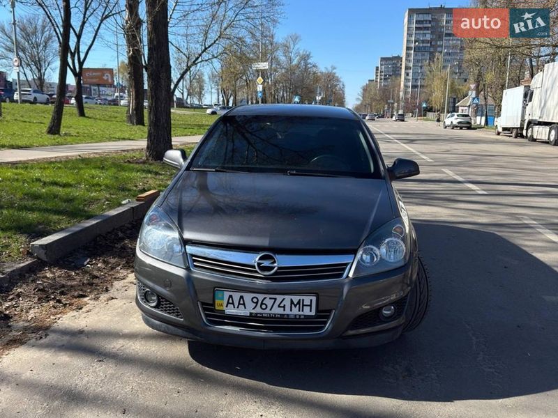 Opel Astra 2012