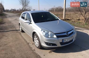 Хэтчбек Opel Astra 2008 в Староконстантинове