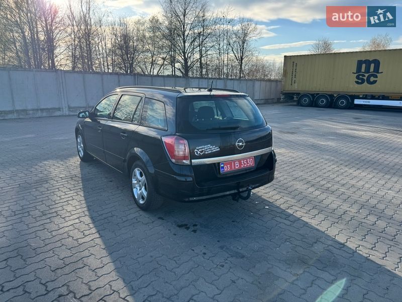 Універсал Opel Astra 2008 в Сарнах