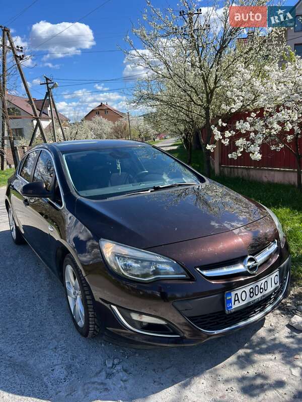 Opel Astra 2013