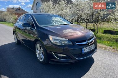Хэтчбек Opel Astra 2013 в Ужгороде