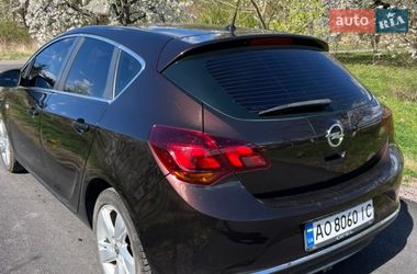Хэтчбек Opel Astra 2013 в Ужгороде