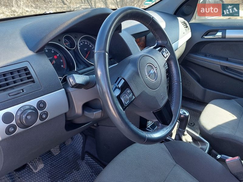 Универсал Opel Astra 2010 в Павлограде
